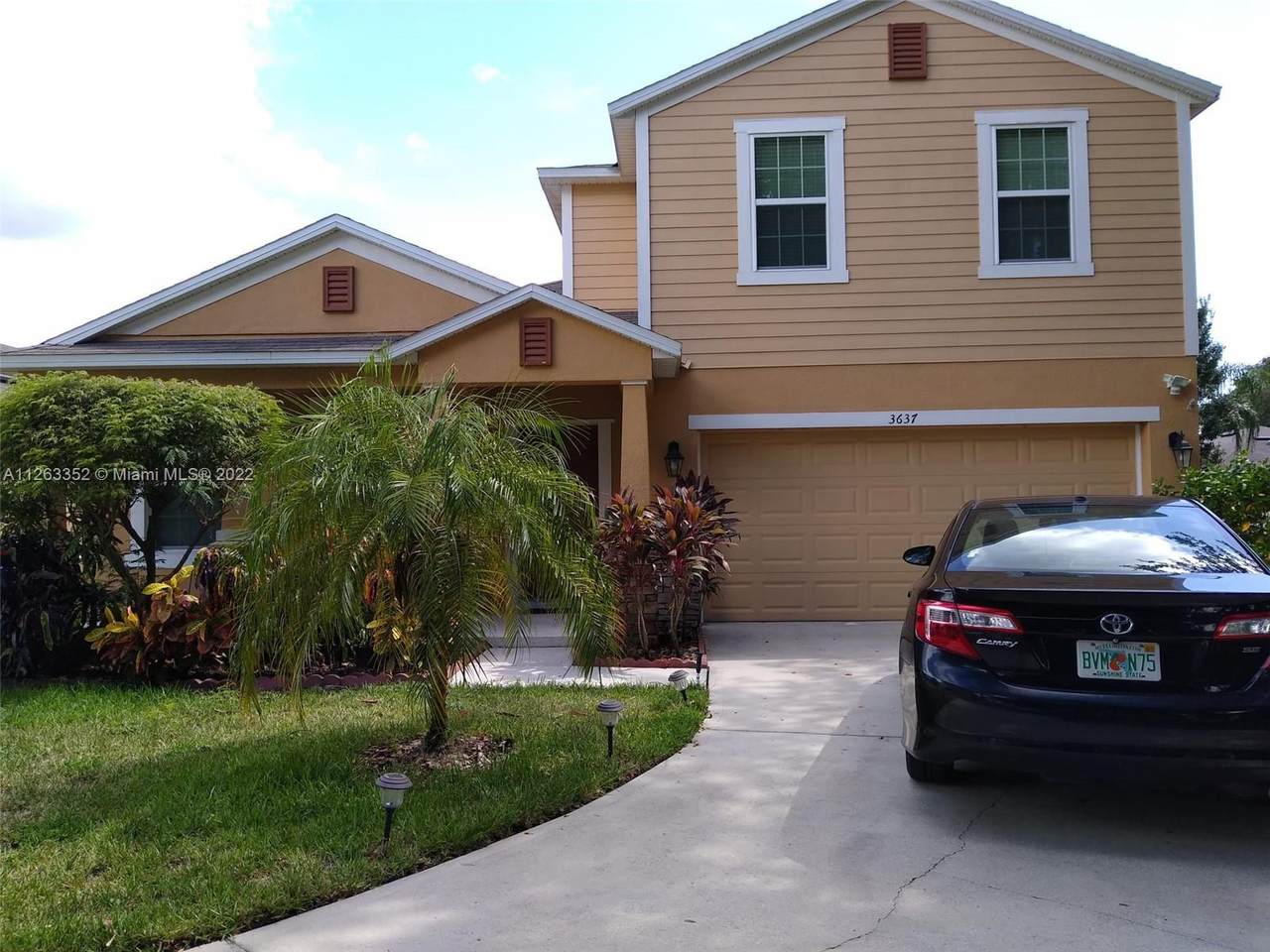 3637 Black Dog Court,Tavares - Photo 1