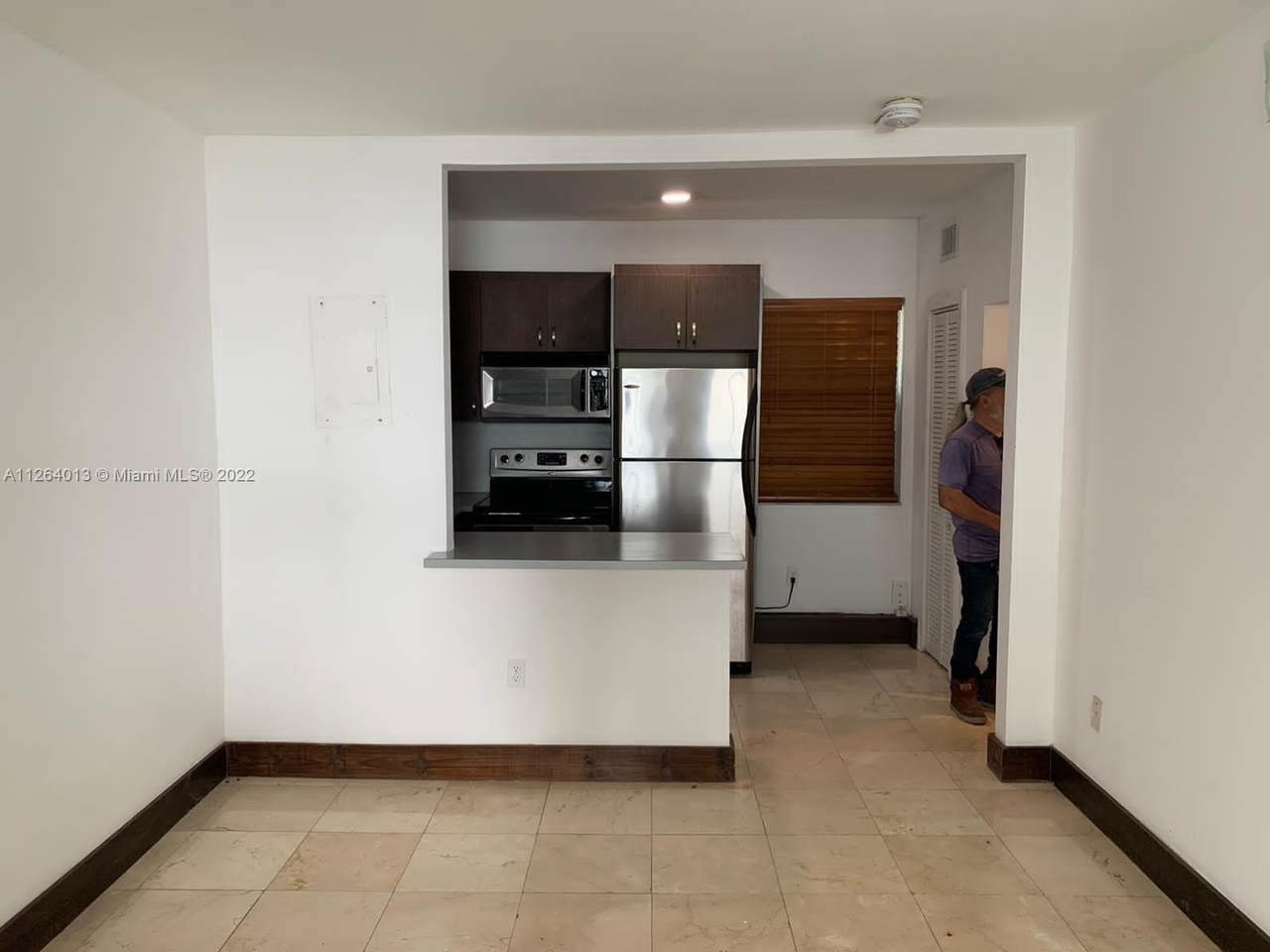 541 62nd St - Photo 1