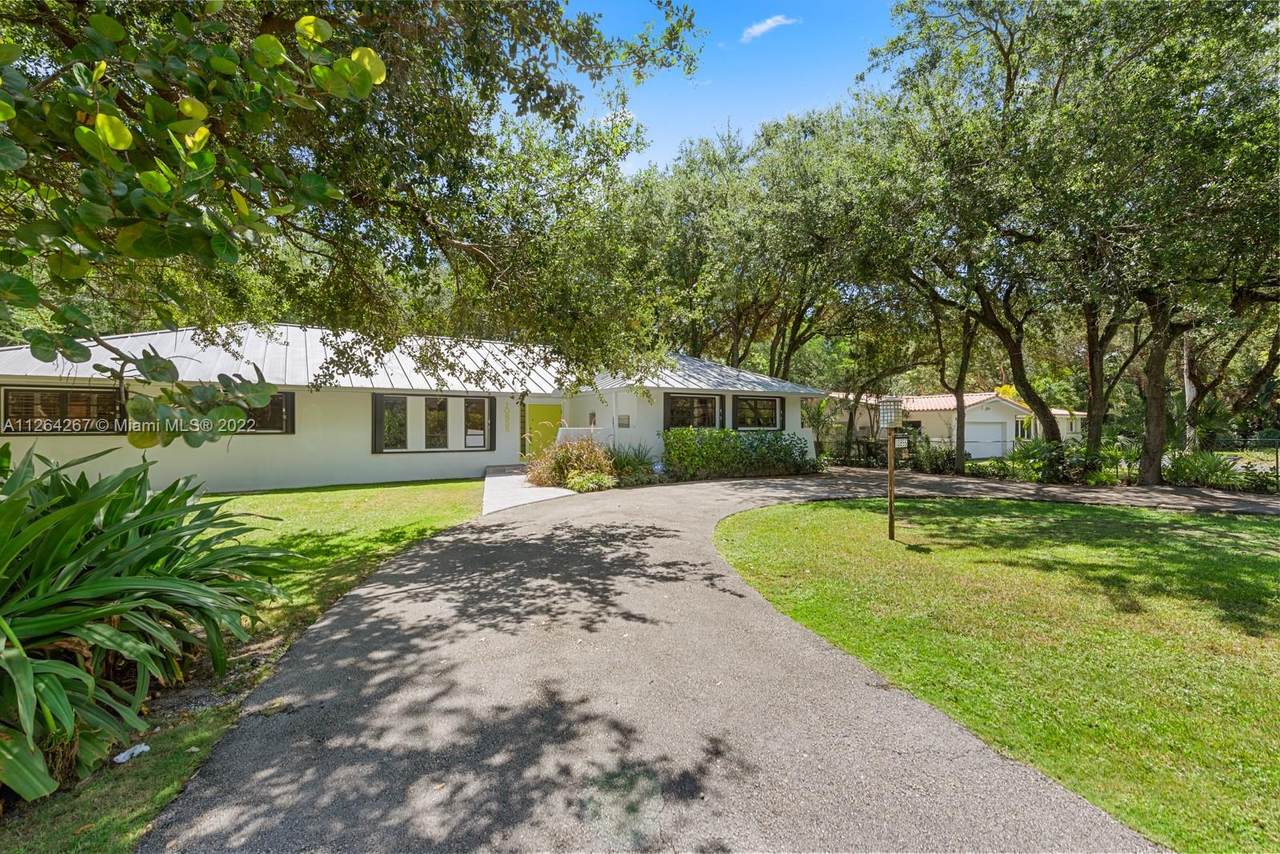 10855 82nd Ave - Photo 1