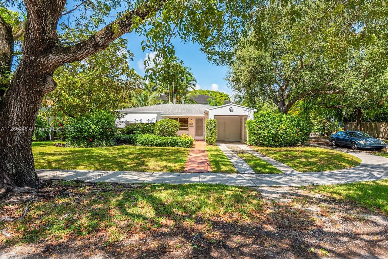 4214 Braganza Ave - Photo 1