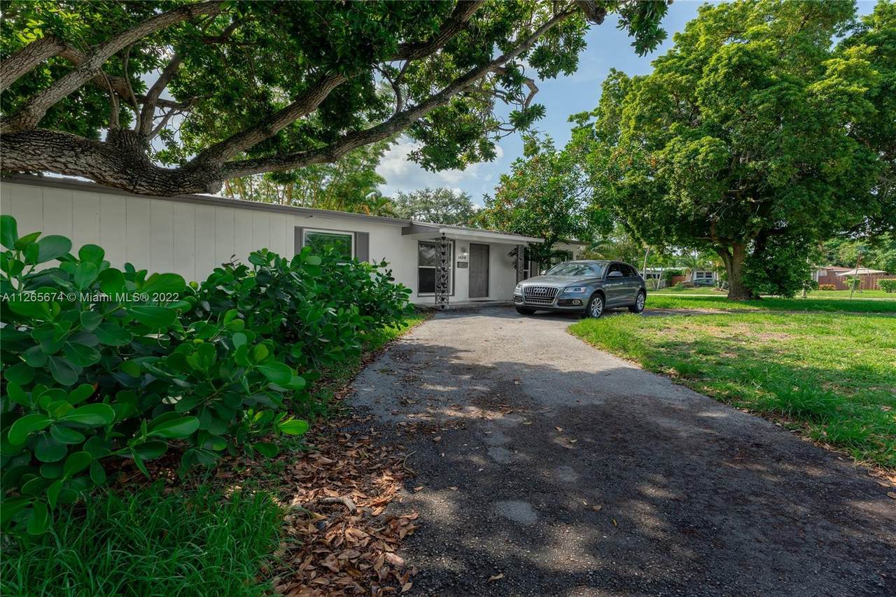 1459 Rodman St - Photo 1