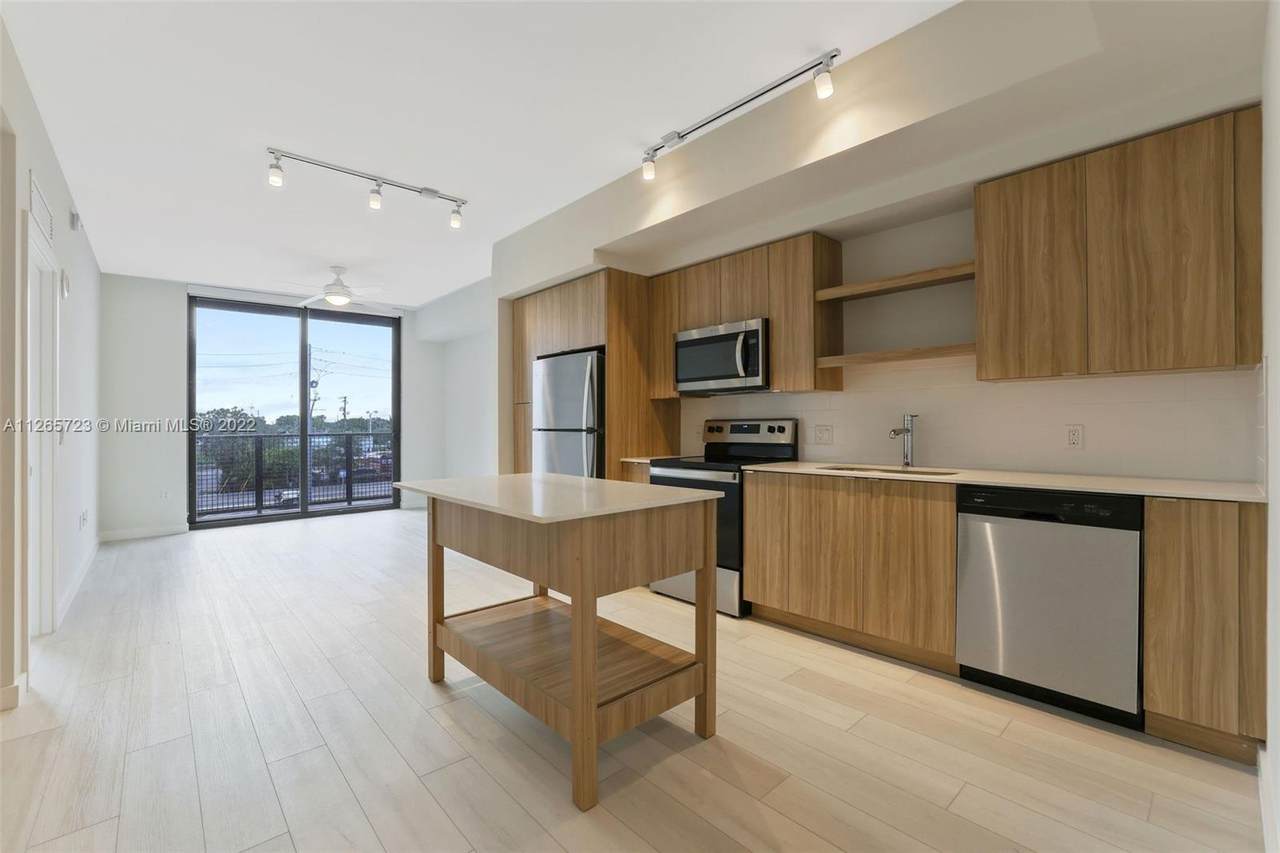 555 8th St - Photo 1