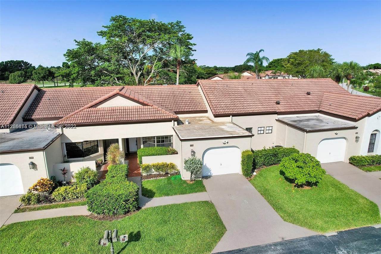 8290 Mooring Cir - Photo 1