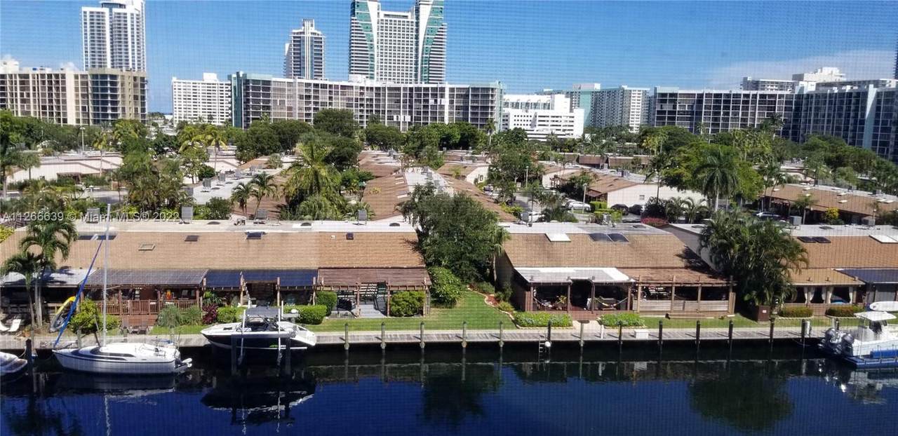 2500 Parkview Dr - Photo 1