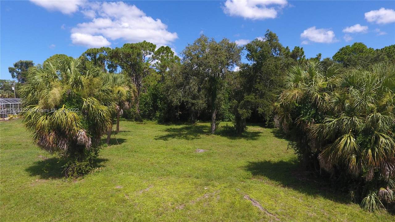 1058 Rotonda Cir - Photo 1
