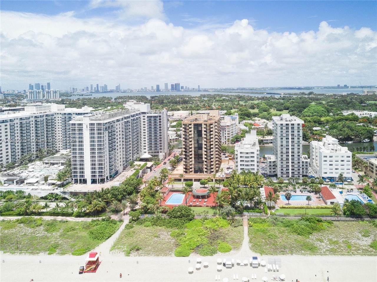 2401 Collins Ave - Photo 1