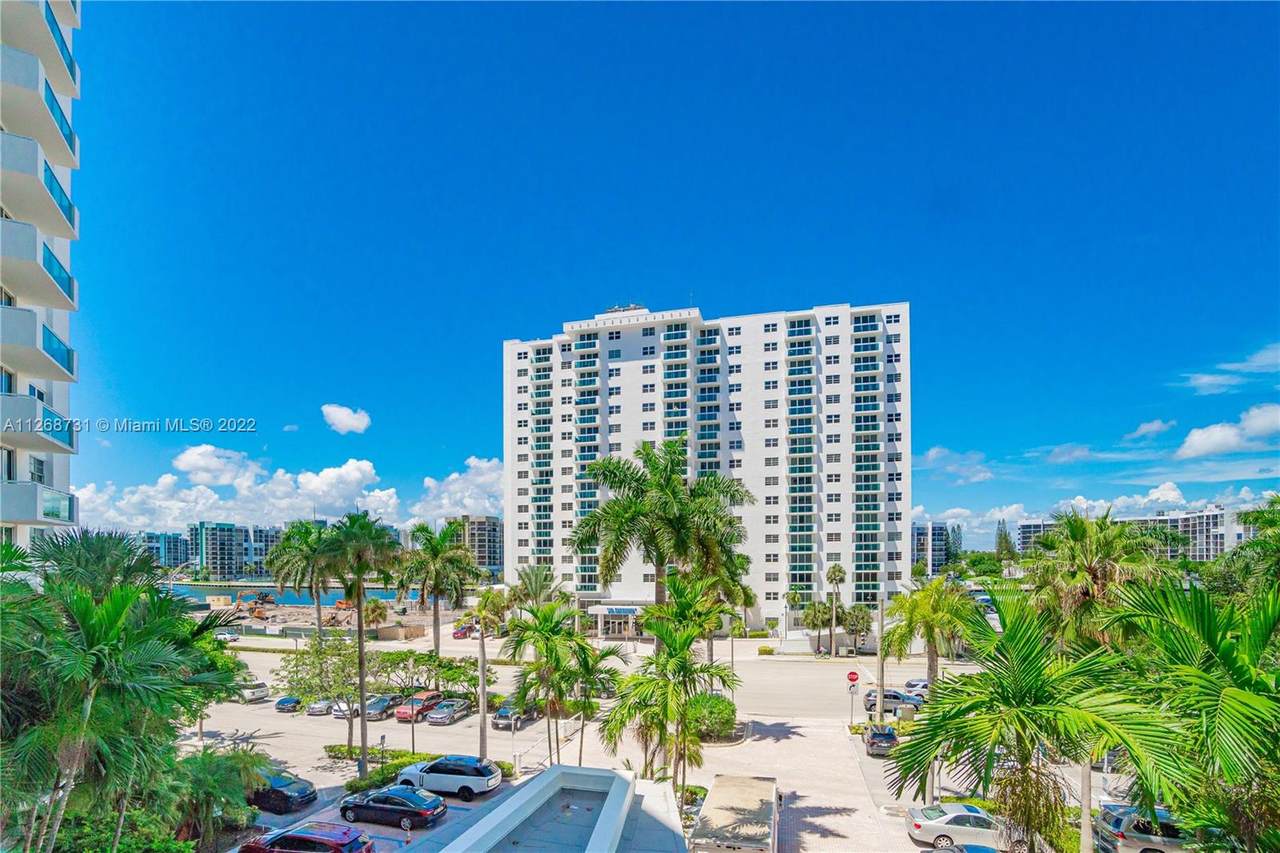3001 Ocean Dr - Photo 1