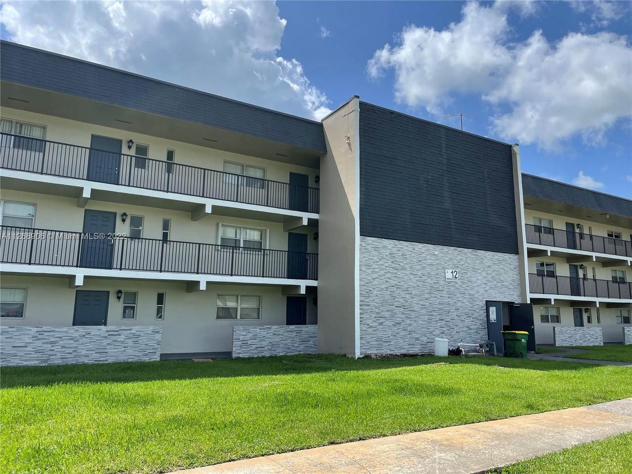 7820 Colony Cir S. - Photo 1