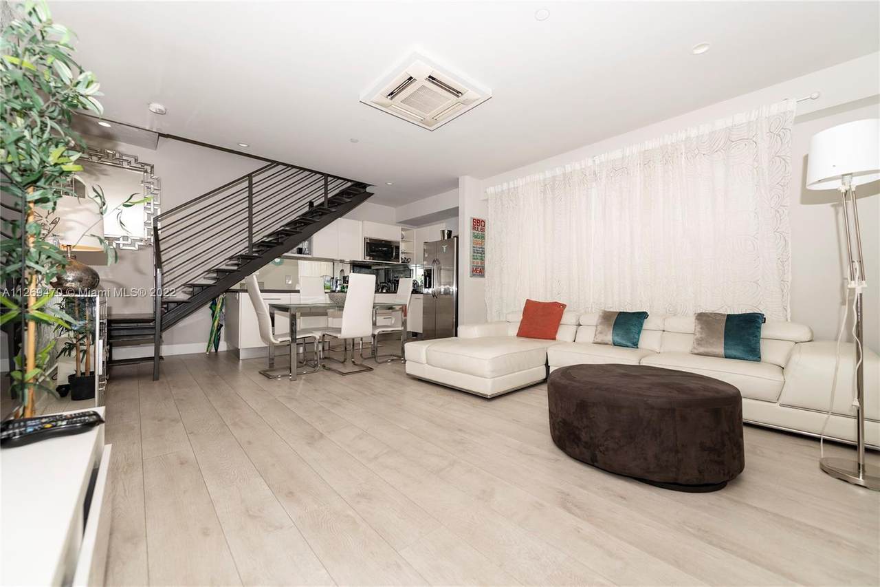 950 Pennsylvania Ave - Photo 1