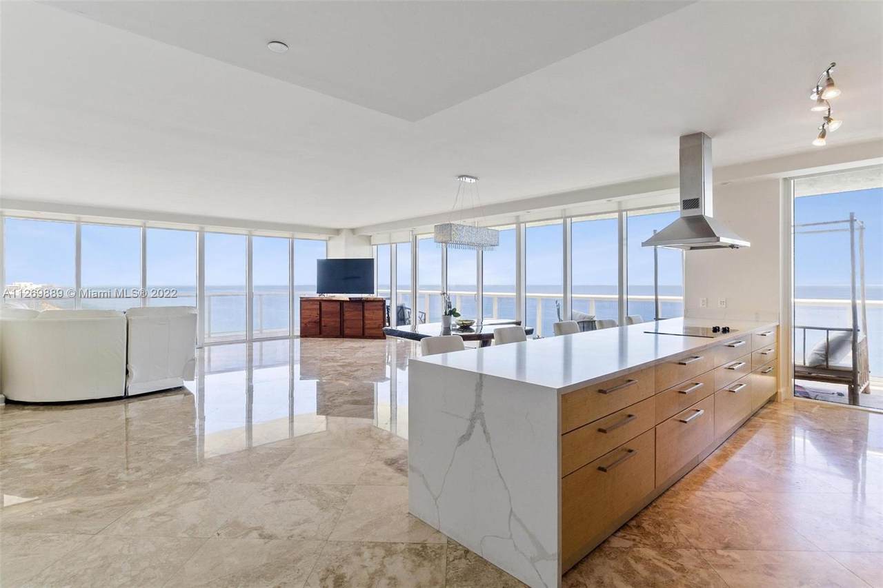 1830 Ocean Dr - Photo 1