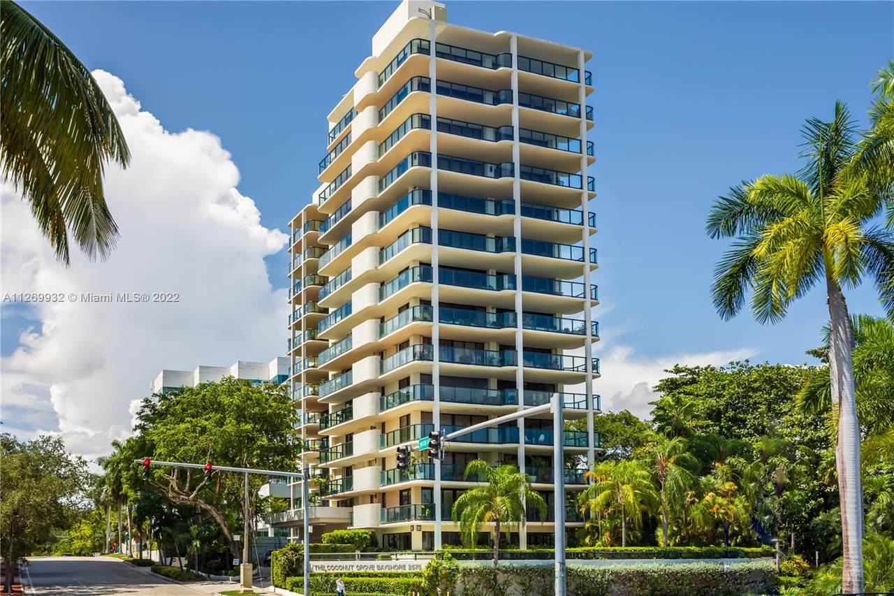 2575 Bayshore Dr - Photo 1
