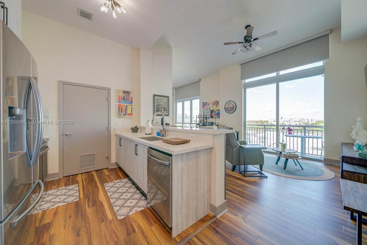 9066 73rd Ct - Photo 1