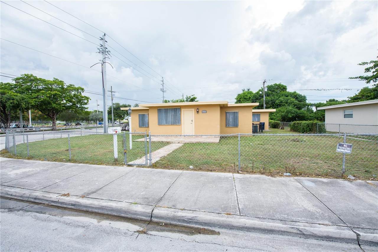 10275 172nd St - Photo 1