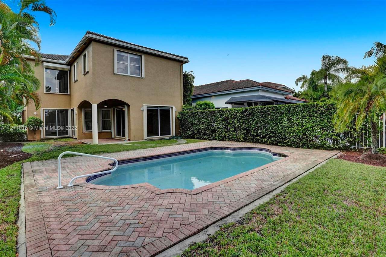 1621 Diplomat Dr - Photo 1