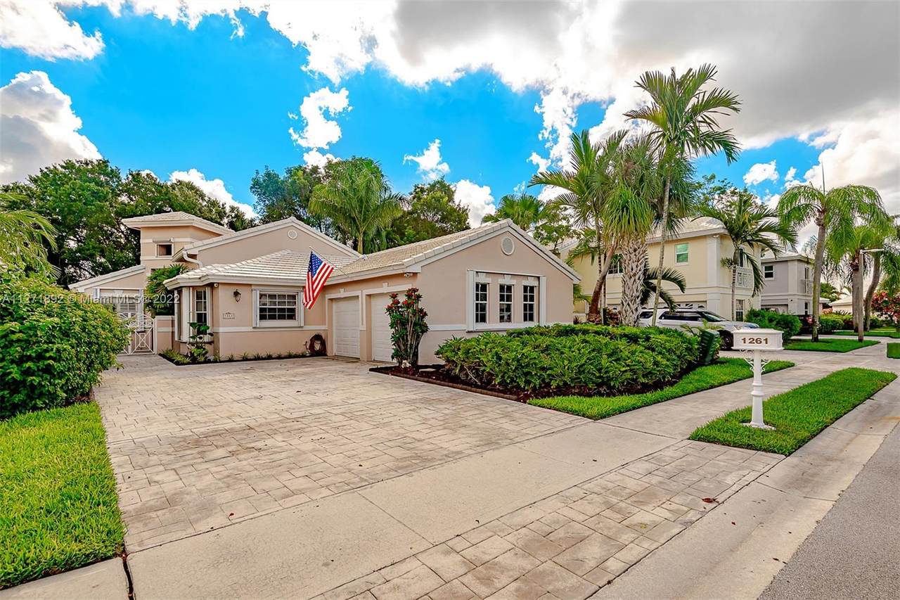 1261 Wilshire Cir E - Photo 1