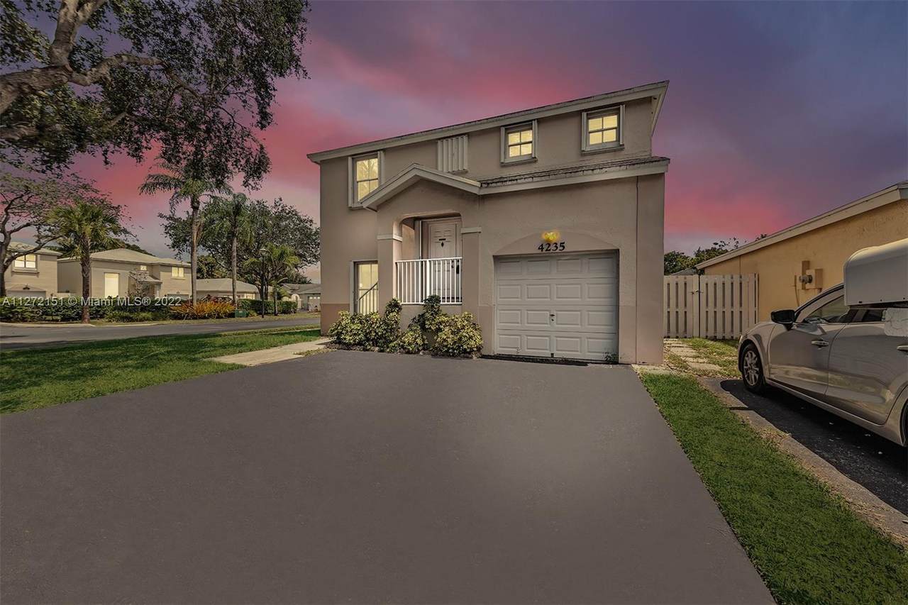 4235 72nd Way - Photo 1
