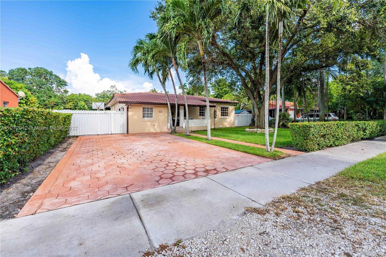 645 East Dr - Photo 1
