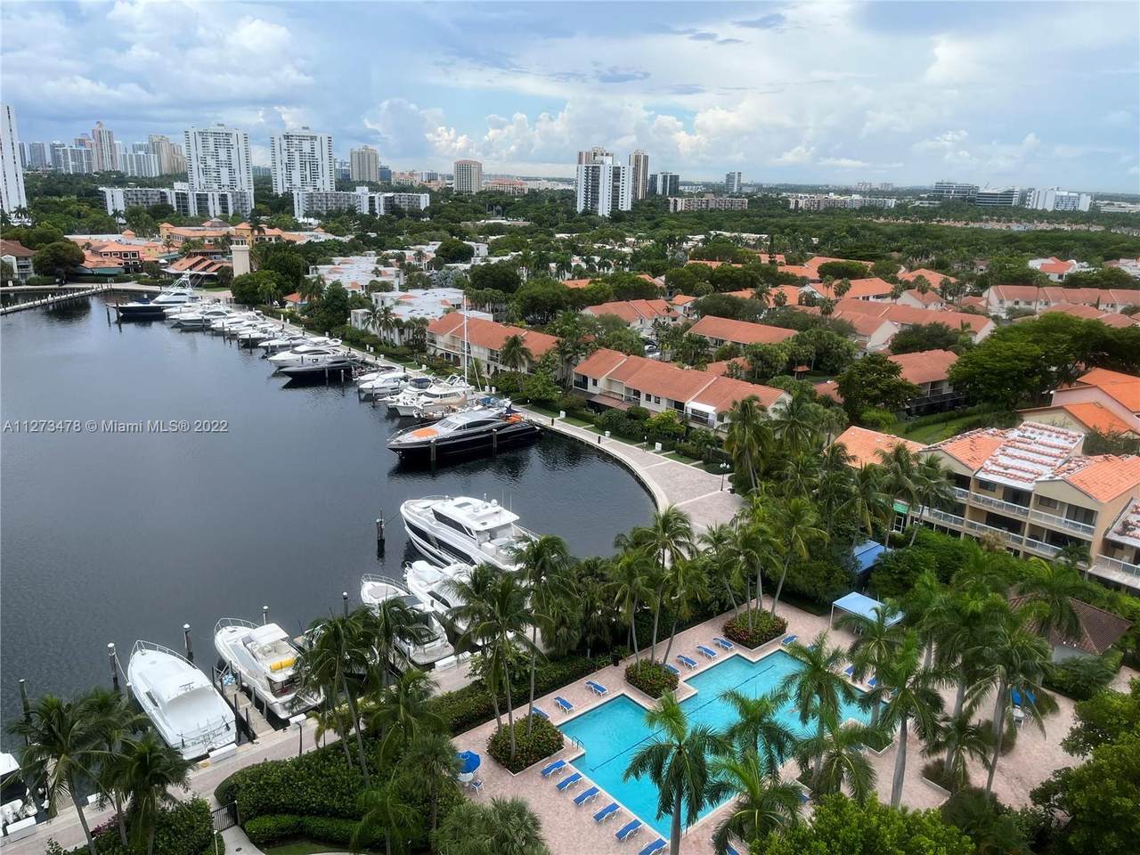 3610 Yacht Club Dr - Photo 1