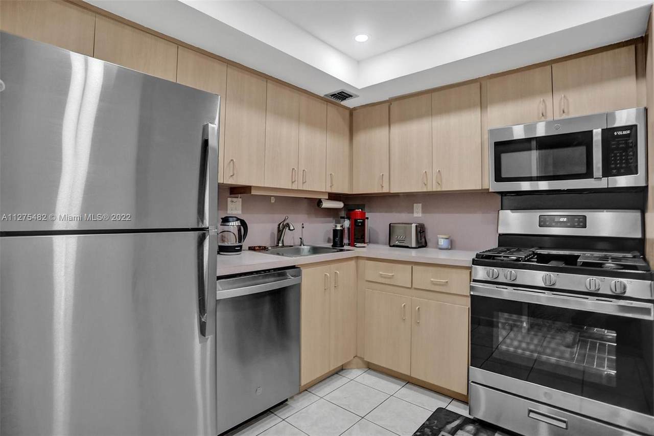3140 Ocean Dr - Photo 1