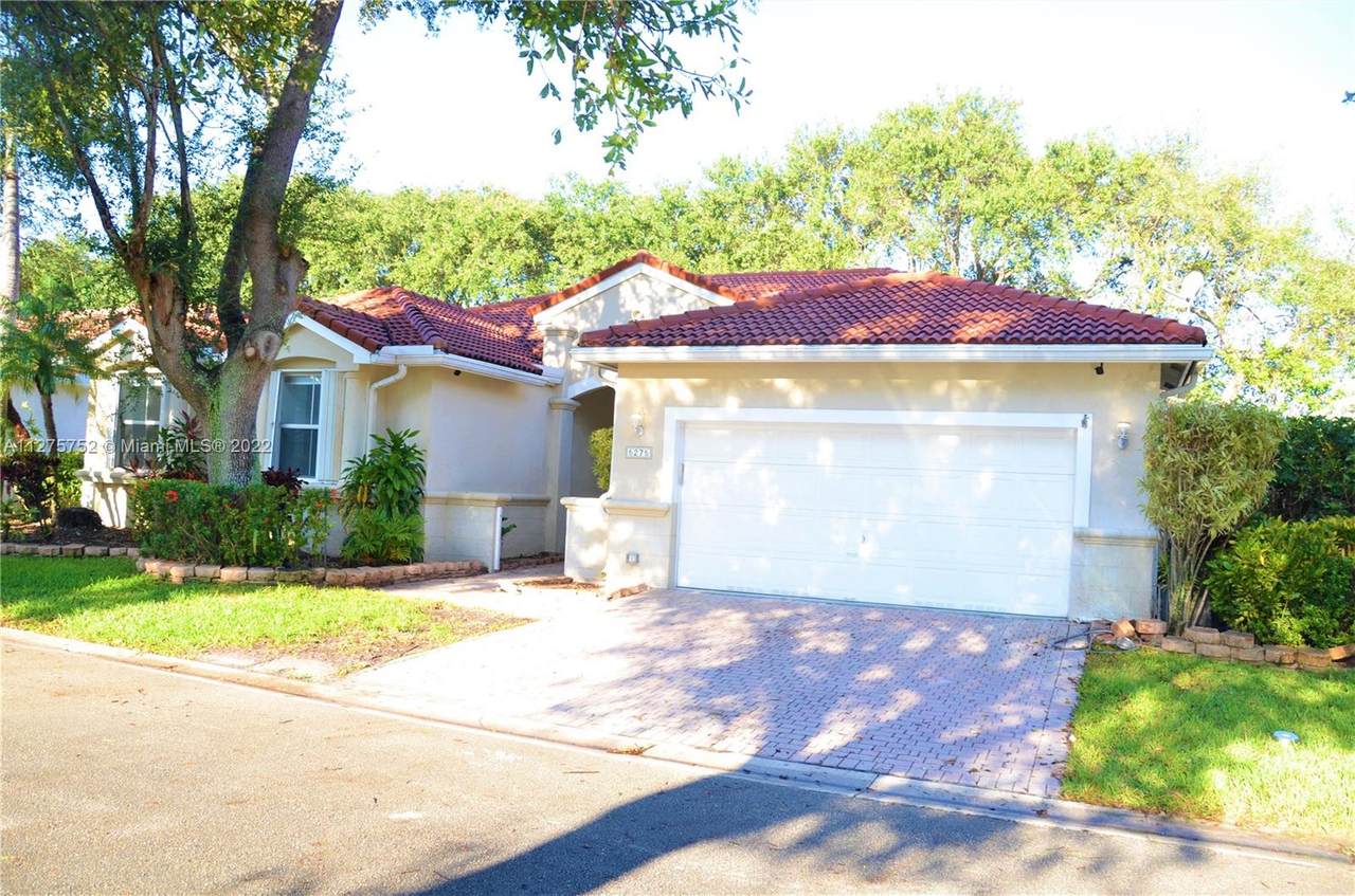 5275 34th Way - Photo 1
