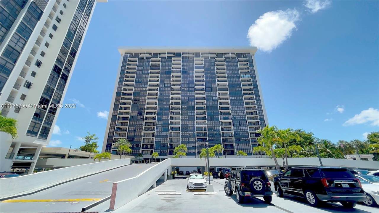 1901 Brickell Ave - Photo 1