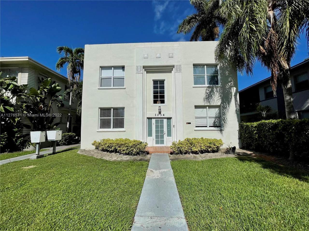 1034 Jefferson Ave - Photo 1