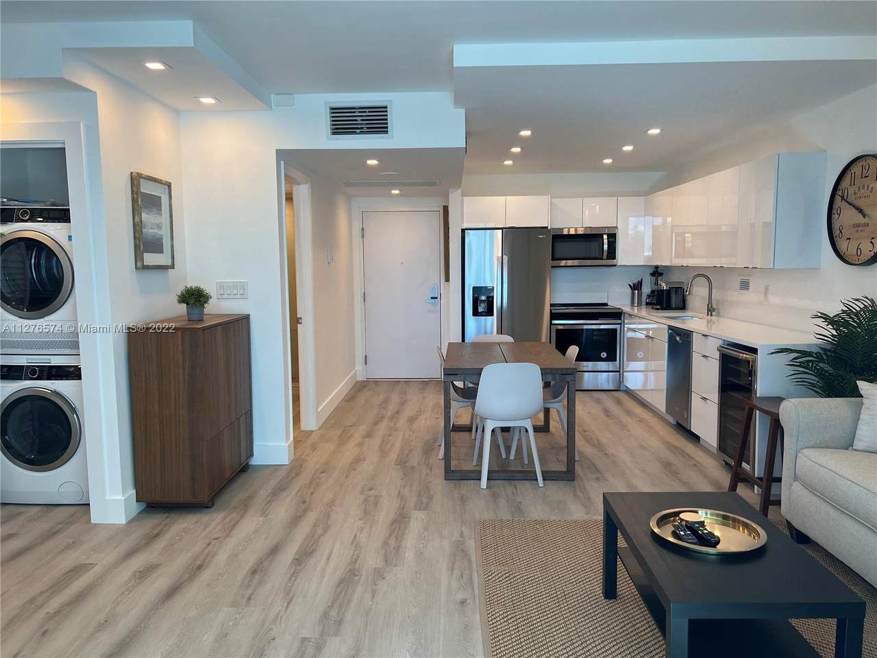 2301 Collins Ave - Photo 1