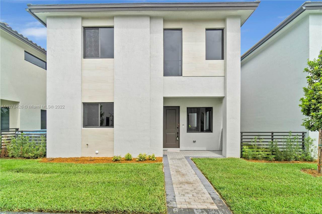 4330 80th Ct - Photo 1