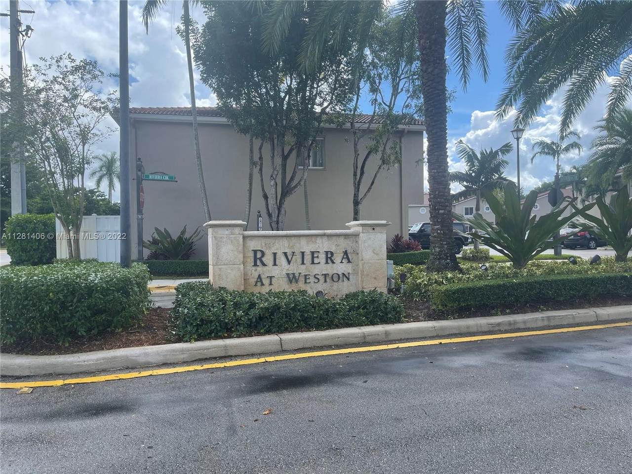 235 Riviera Cir - Photo 1