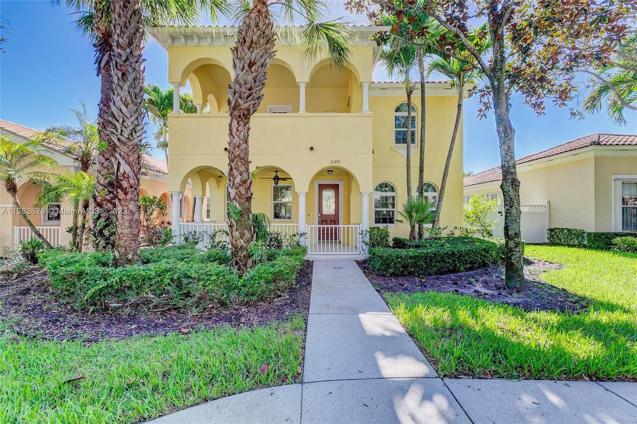 3415 Greenway Dr - Photo 1