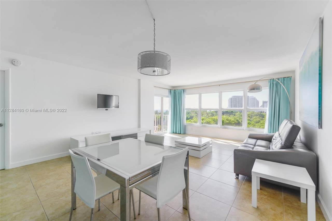 3000 Sunrise Blvd - Photo 1