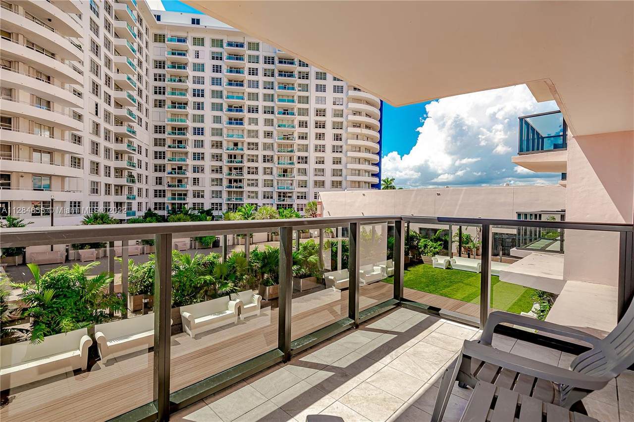 5225 Collins Ave - Photo 1