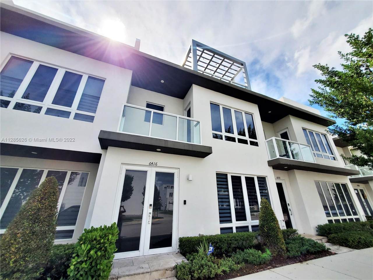 6416 104th Ct - Photo 1