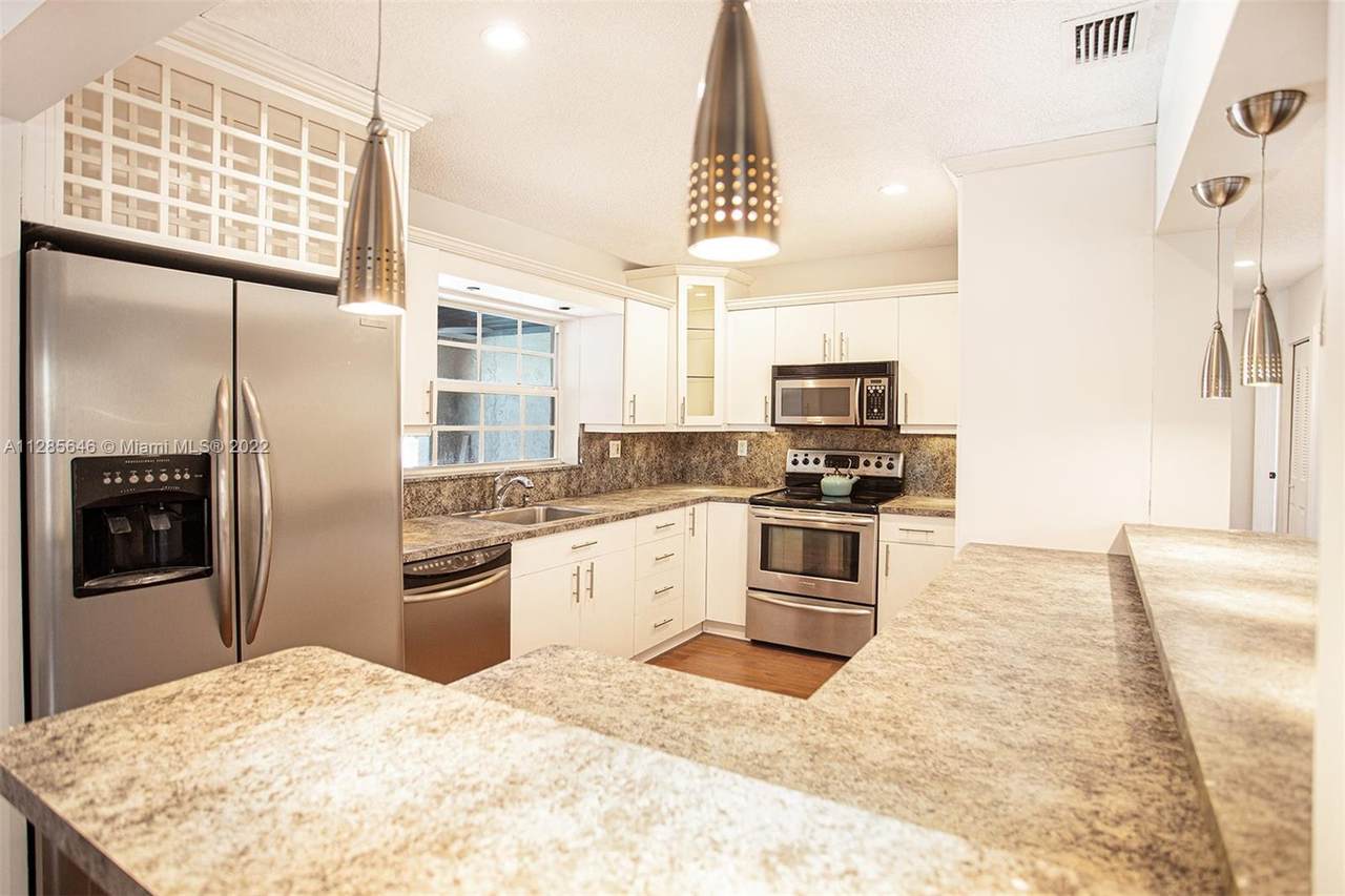 10975 27th Pl - Photo 1