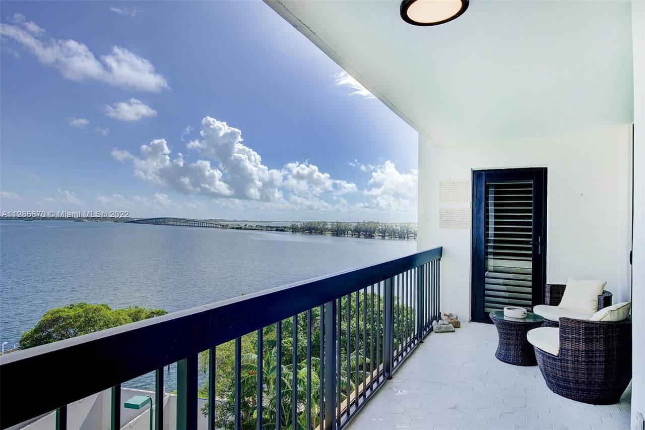 2333 Brickell Ave - Photo 1