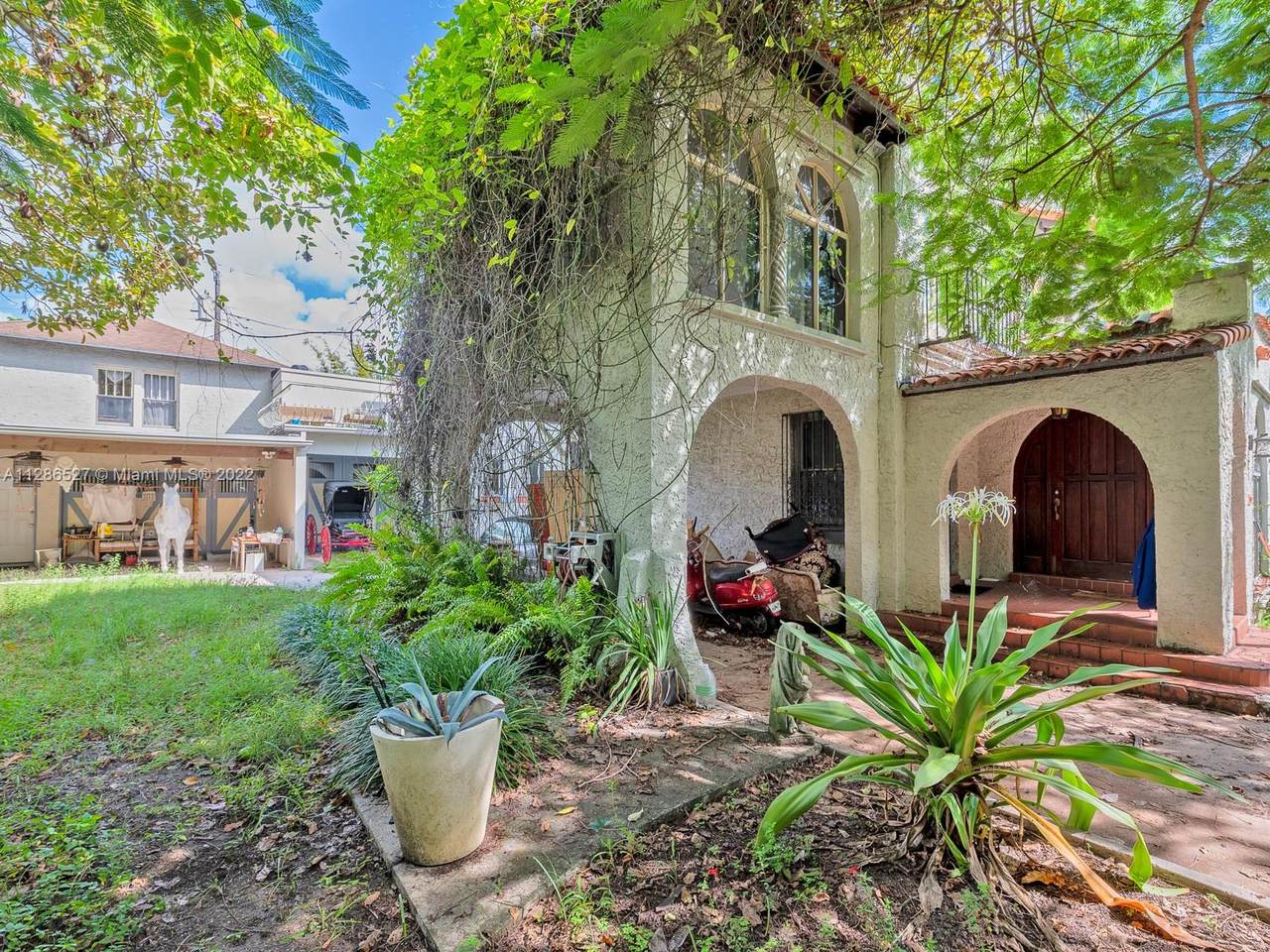 169 44th St - Photo 1