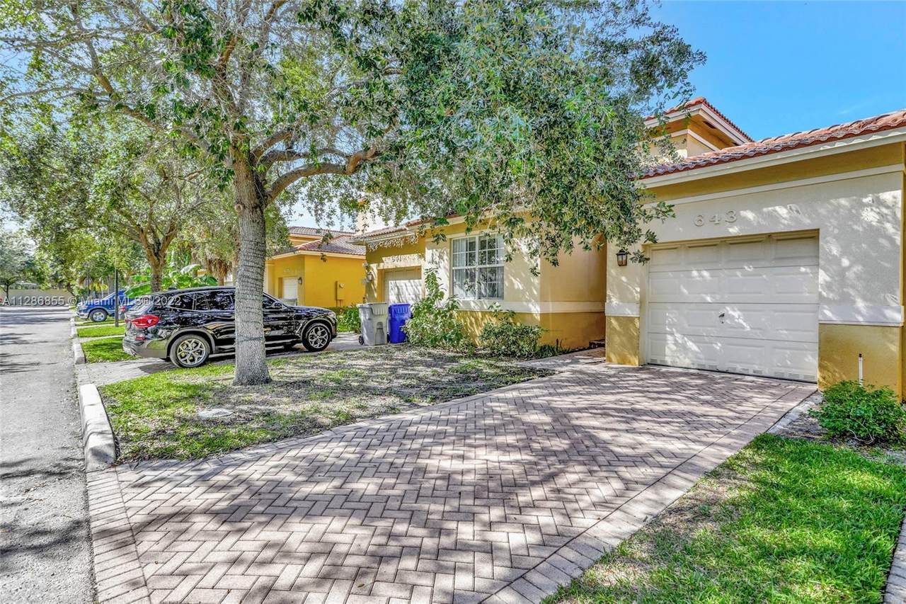 643 21st Ave - Photo 1