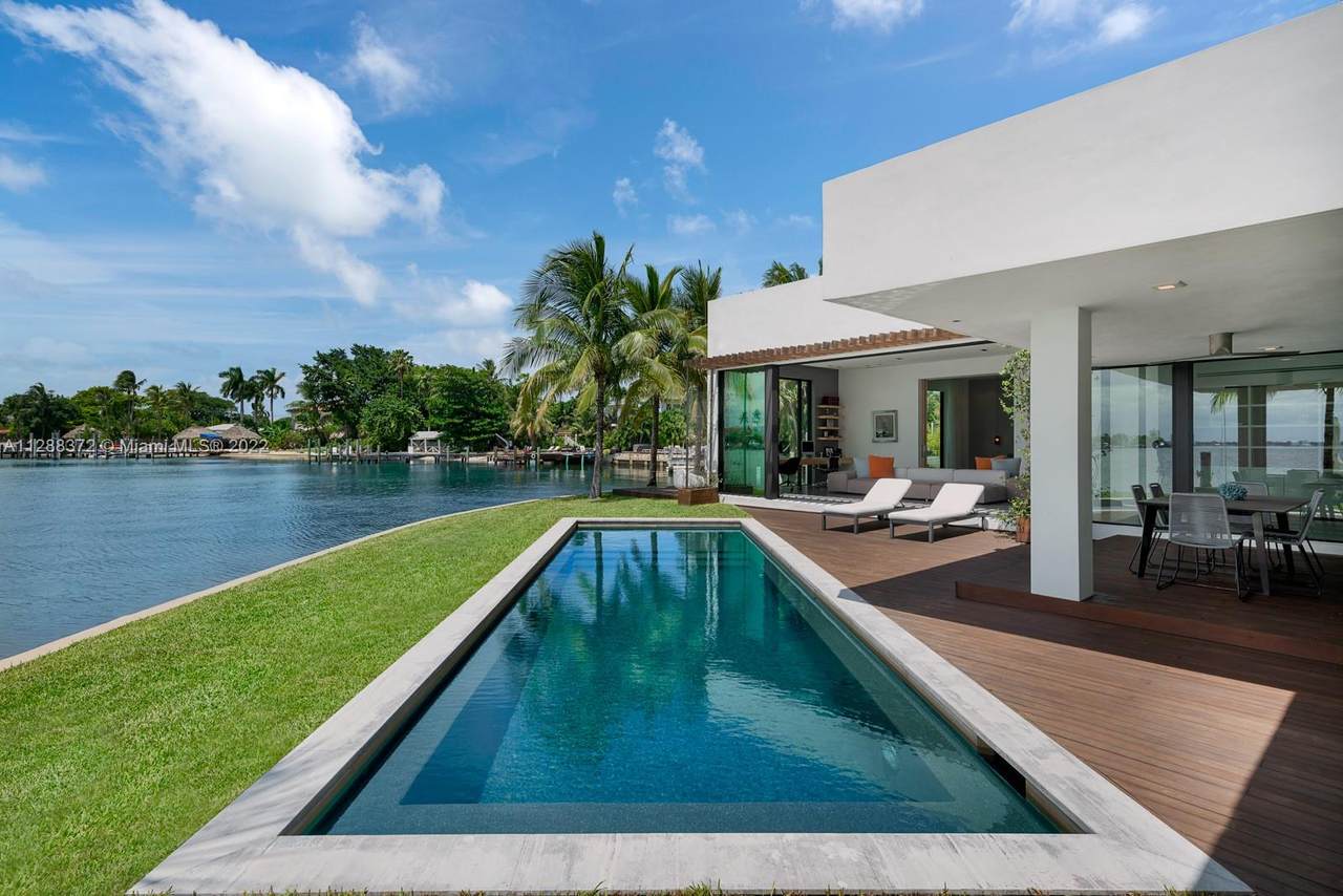 1137 Biscayne Point Rd - Photo 1