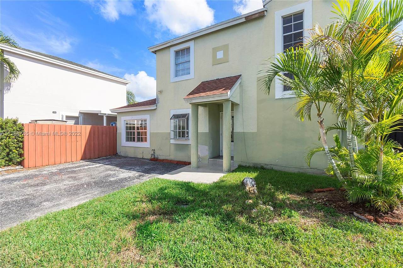 14740 Sw 90th Terrace - Photo 1