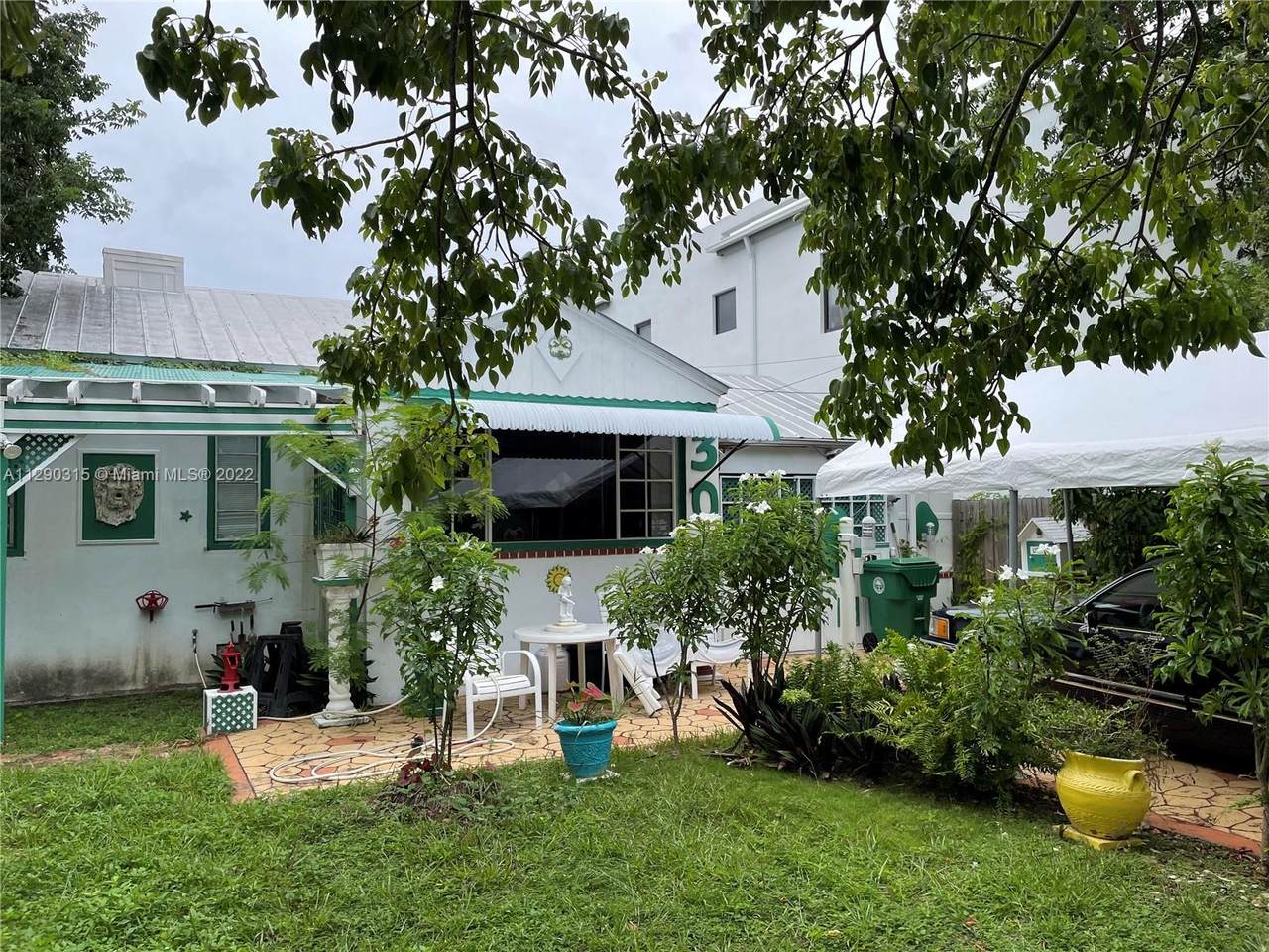 3084 Indiana St - Photo 1