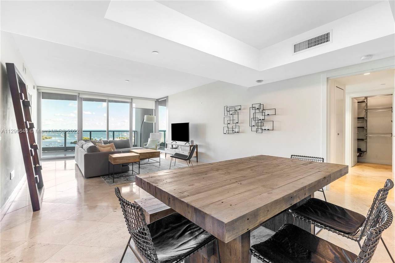 2627 Bayshore Dr - Photo 1