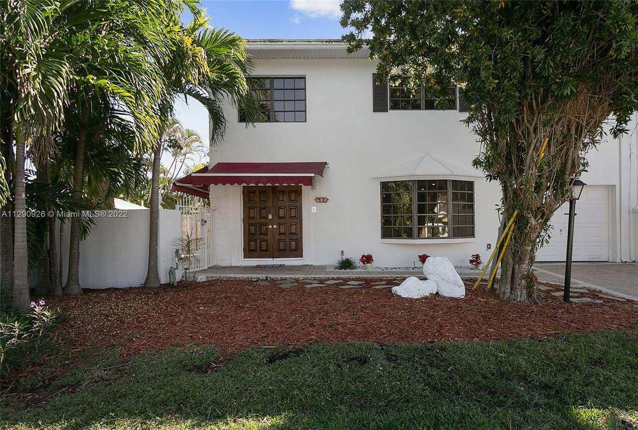 648 Kensington Pl - Photo 1