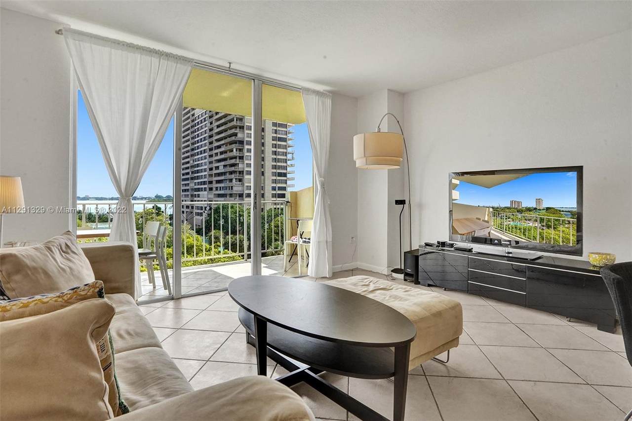 11111 Biscayne Blvd - Photo 1