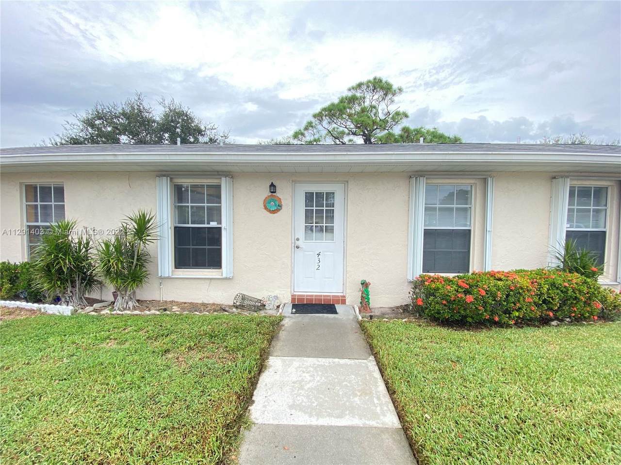 432 Bennington Ln - Photo 1
