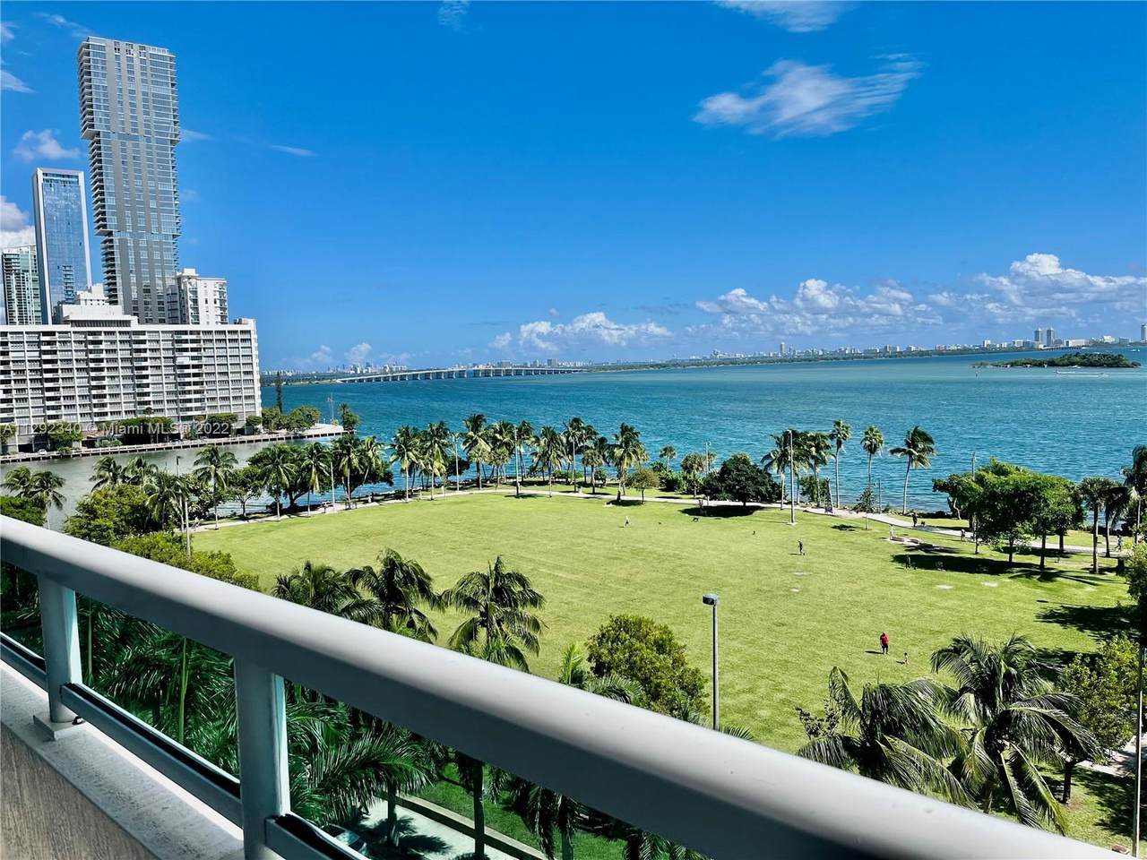1800 Bayshore Dr - Photo 1