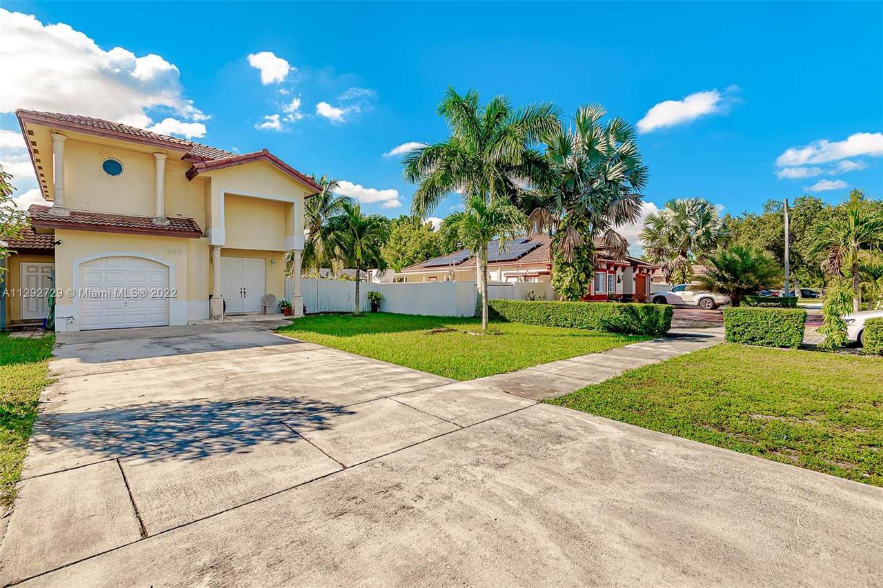 4472 159th Street - Photo 1