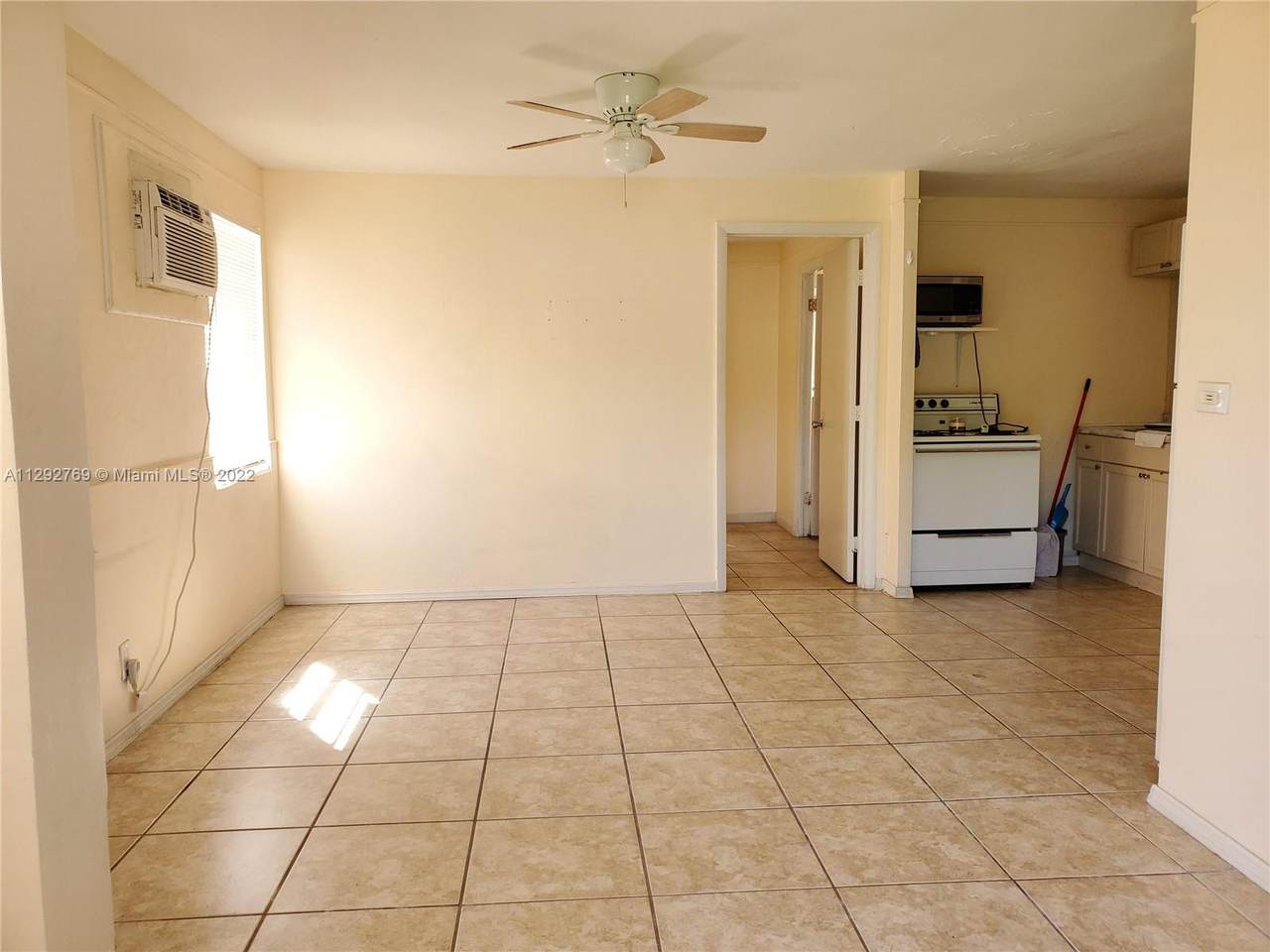 2114 Mckinley St - Photo 1
