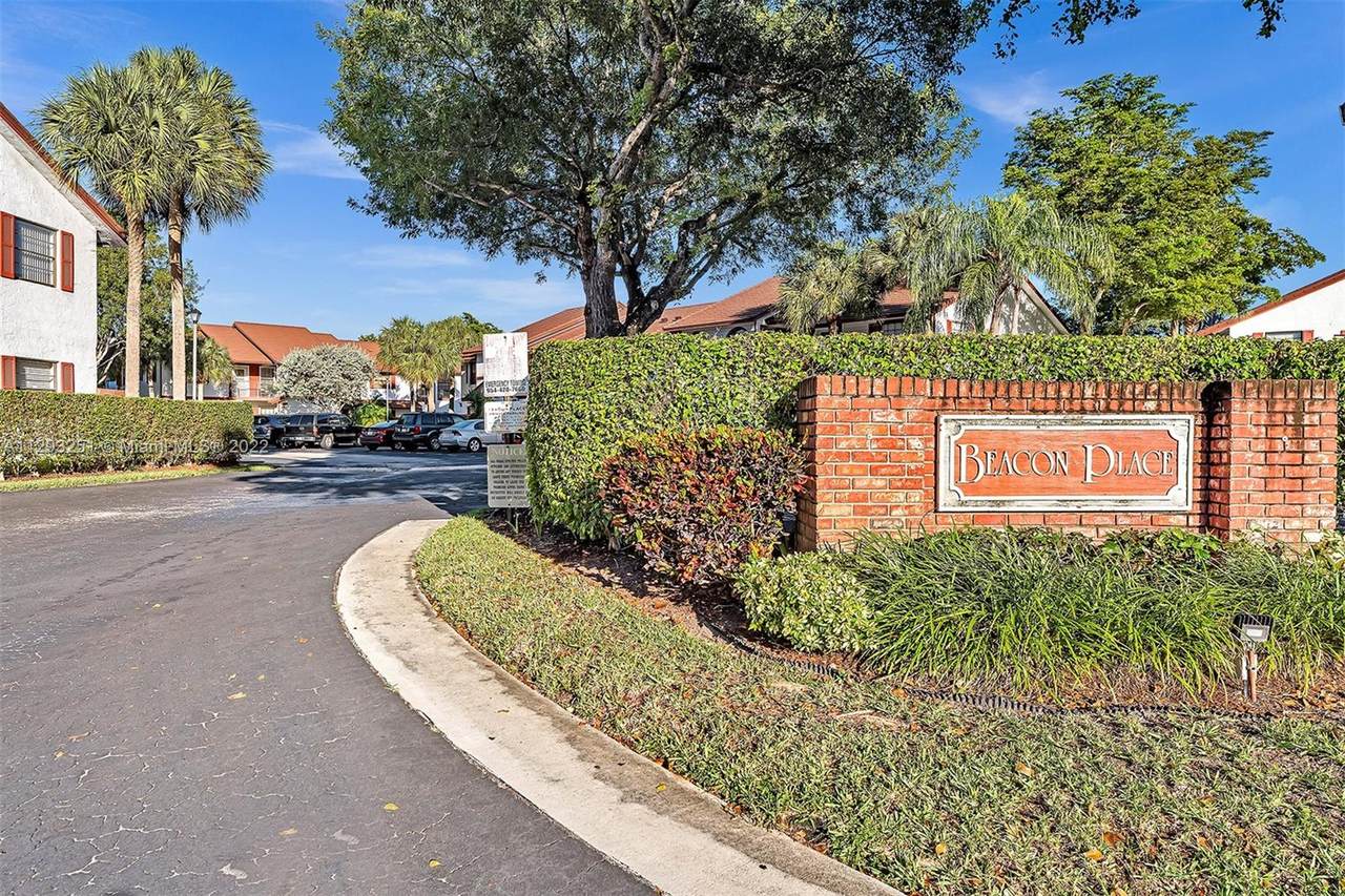 2548 89th Dr - Photo 1