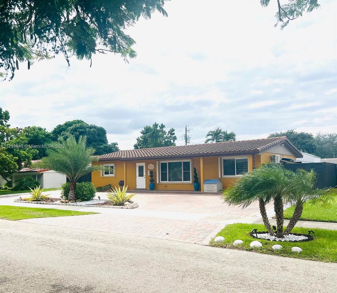 2210 89th Ave - Photo 1