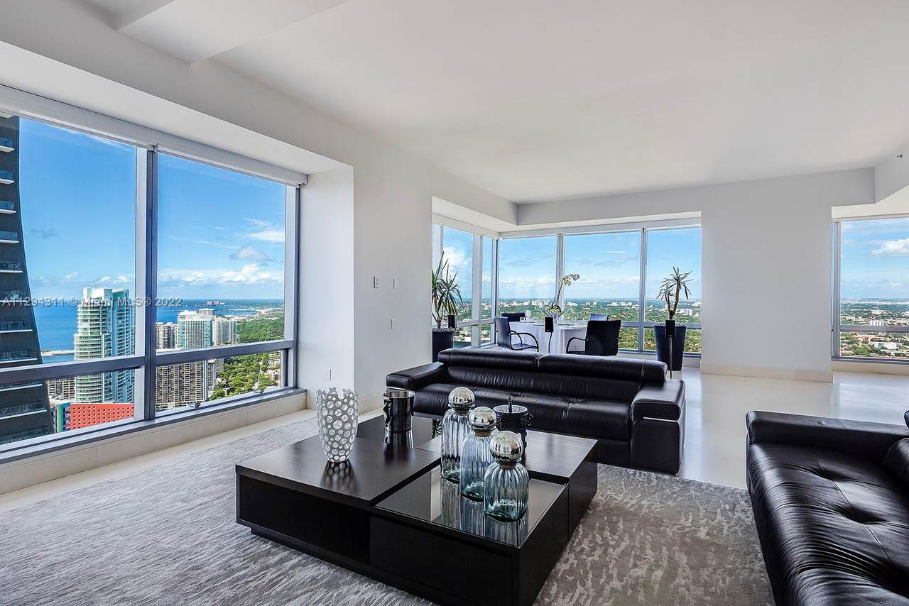 1425 Brickell Ave - Photo 1